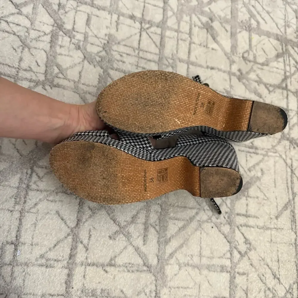 Free People Houndstooth Platform Heels Sandals Retro Mod Chunky Heel Statement